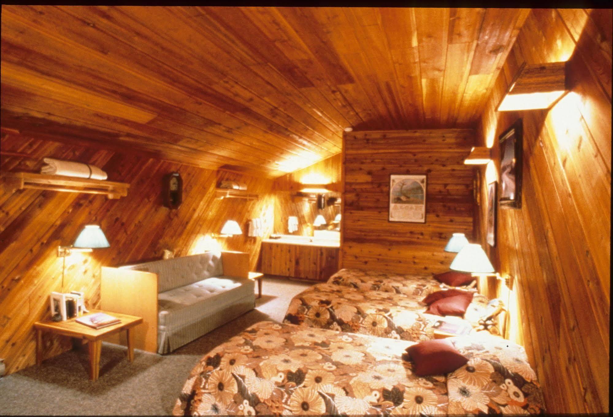 Inconnu Lodge Mcevoy Lake المظهر الخارجي الصورة