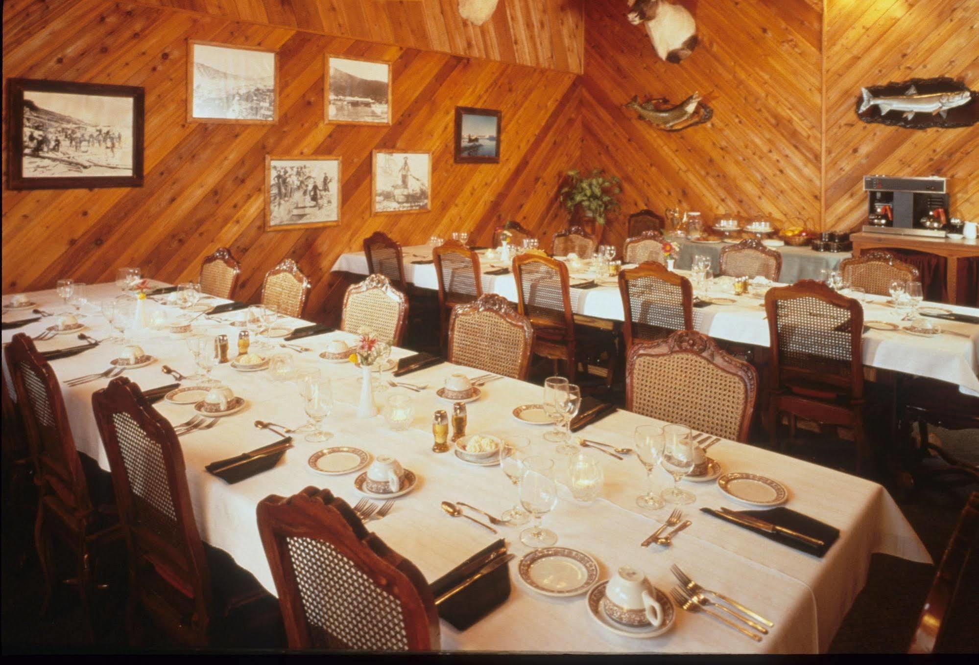 Inconnu Lodge Mcevoy Lake المظهر الخارجي الصورة