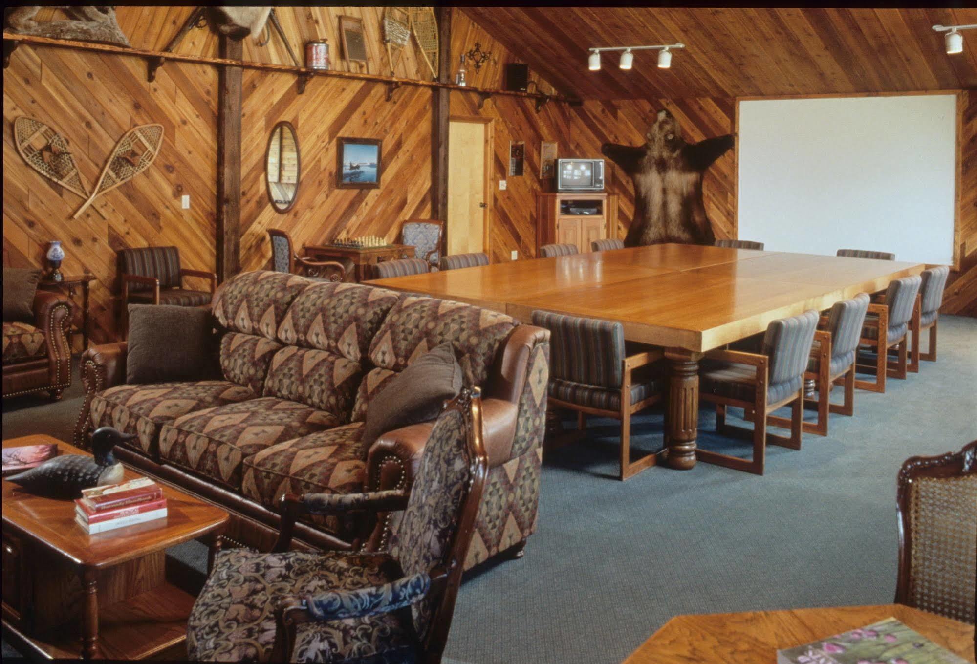 Inconnu Lodge Mcevoy Lake المظهر الخارجي الصورة